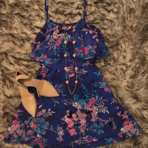 Coral And Gold Necklace - Picture 7 of 7